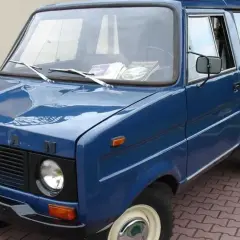 Niebieski Tarpan z płóciennym dachem, idealny do wystawienia na OLX. Zastanawiasz się, ile kosztuje wystawienie samochodu na OLX?
