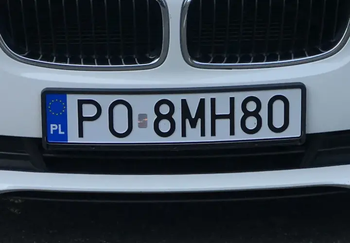 Polskie tablice rejestracyjne PO 8MH80.
