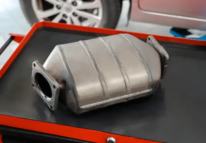 Insignia DPF objawy: Jak rozpoznać problemy i uniknąć kosztów naprawy