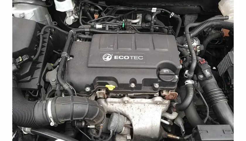 Silnik Opel Mokka 1.4 Turbo z napisem ECOTEC.