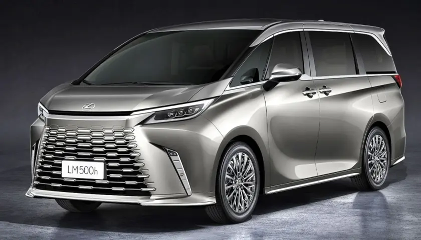 Elegancki, srebrny Lexus LM 500h z charakterystycznym grillem i chromowanymi felgami, gotowy na podróż.