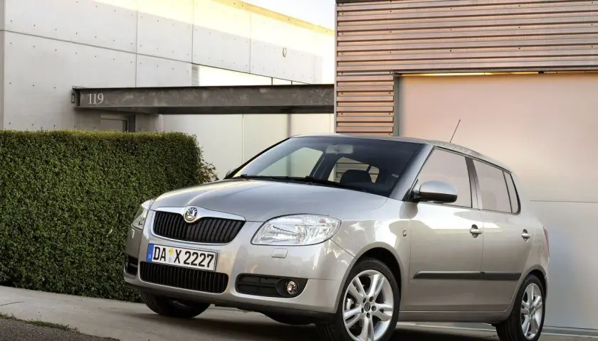 Pojemność baku Skoda Fabia I – co musisz wiedzieć, aby zaoszczędzić na paliwie