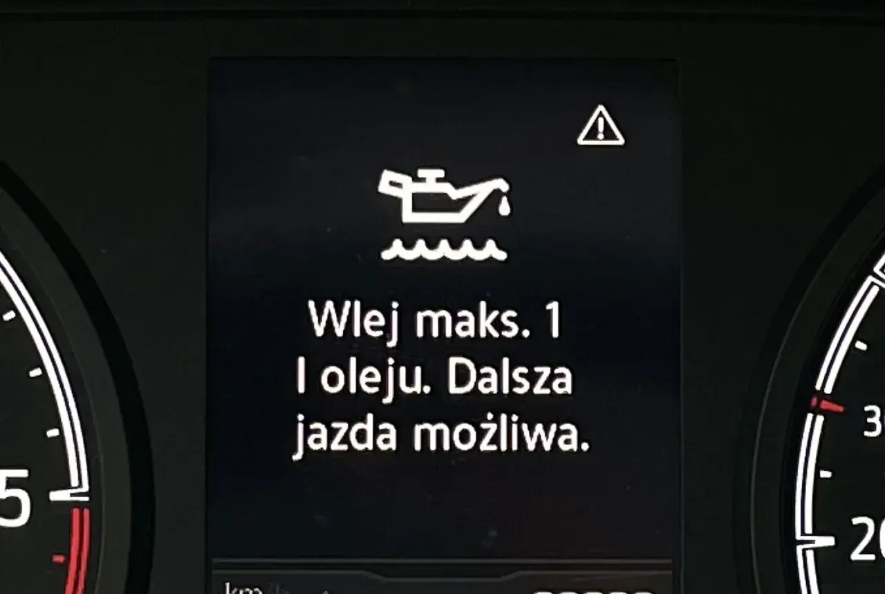 Kontrolka oleju z falą informuje: "Wlej maks. 1 l oleju. Dalsza jazda możliwa.