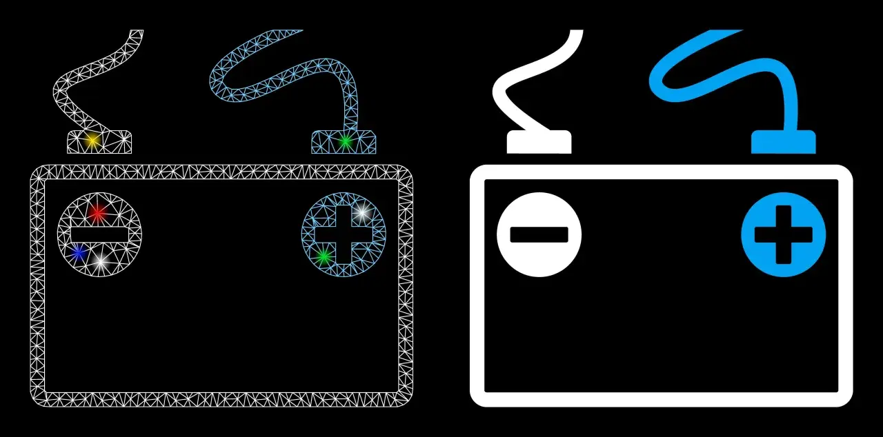 Akumulator z oznaczeniami biegunów plus i minus, gotowy do ładowania. Pytanie: jakim prądem ładować akumulator?