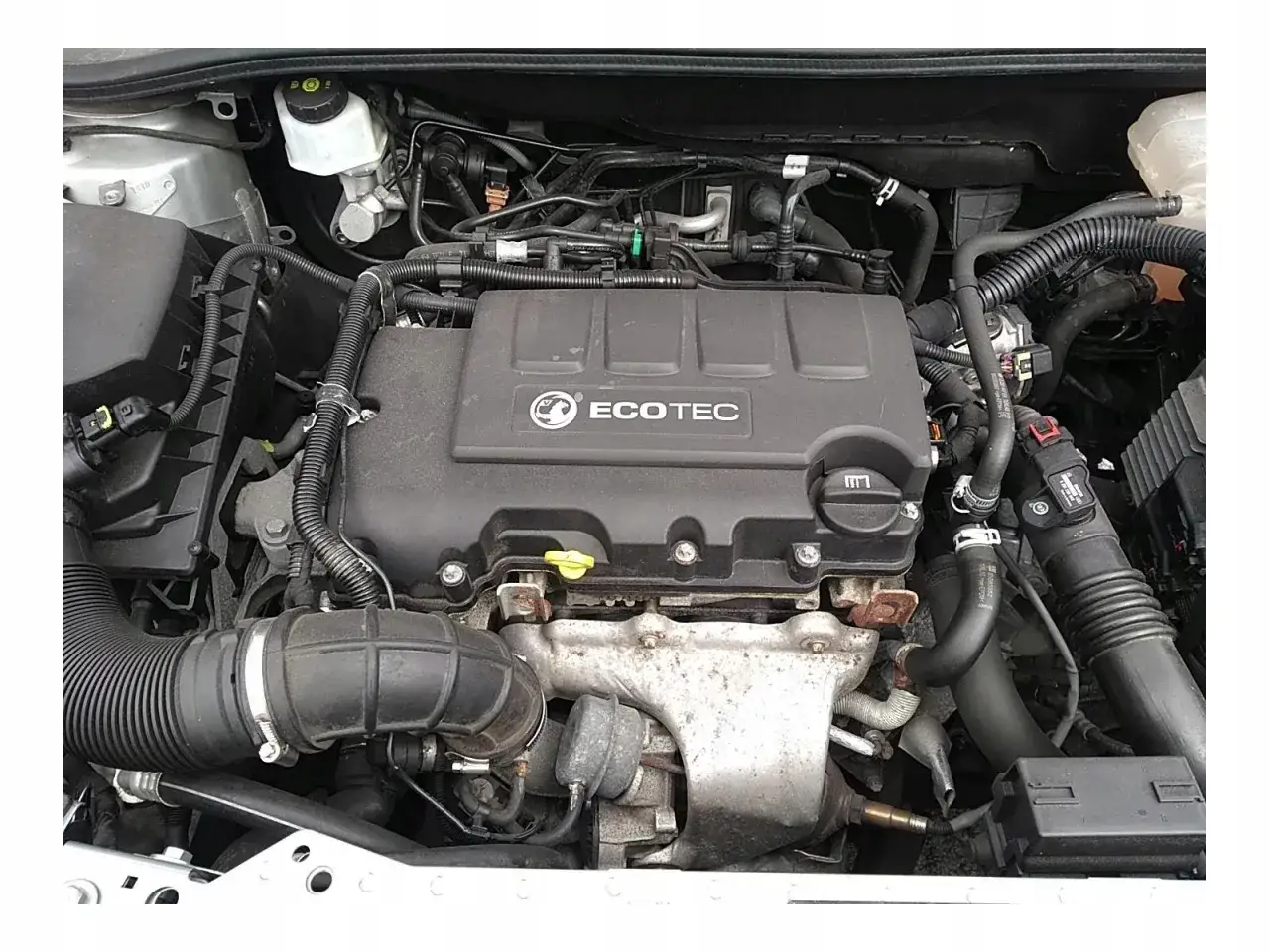 Silnik Opel Astra J 1.4 Turbo 140 KM. Opinie o tej jednostce napędowej są zróżnicowane, ale wielu kierowców ceni jej dynamikę i oszczędność.